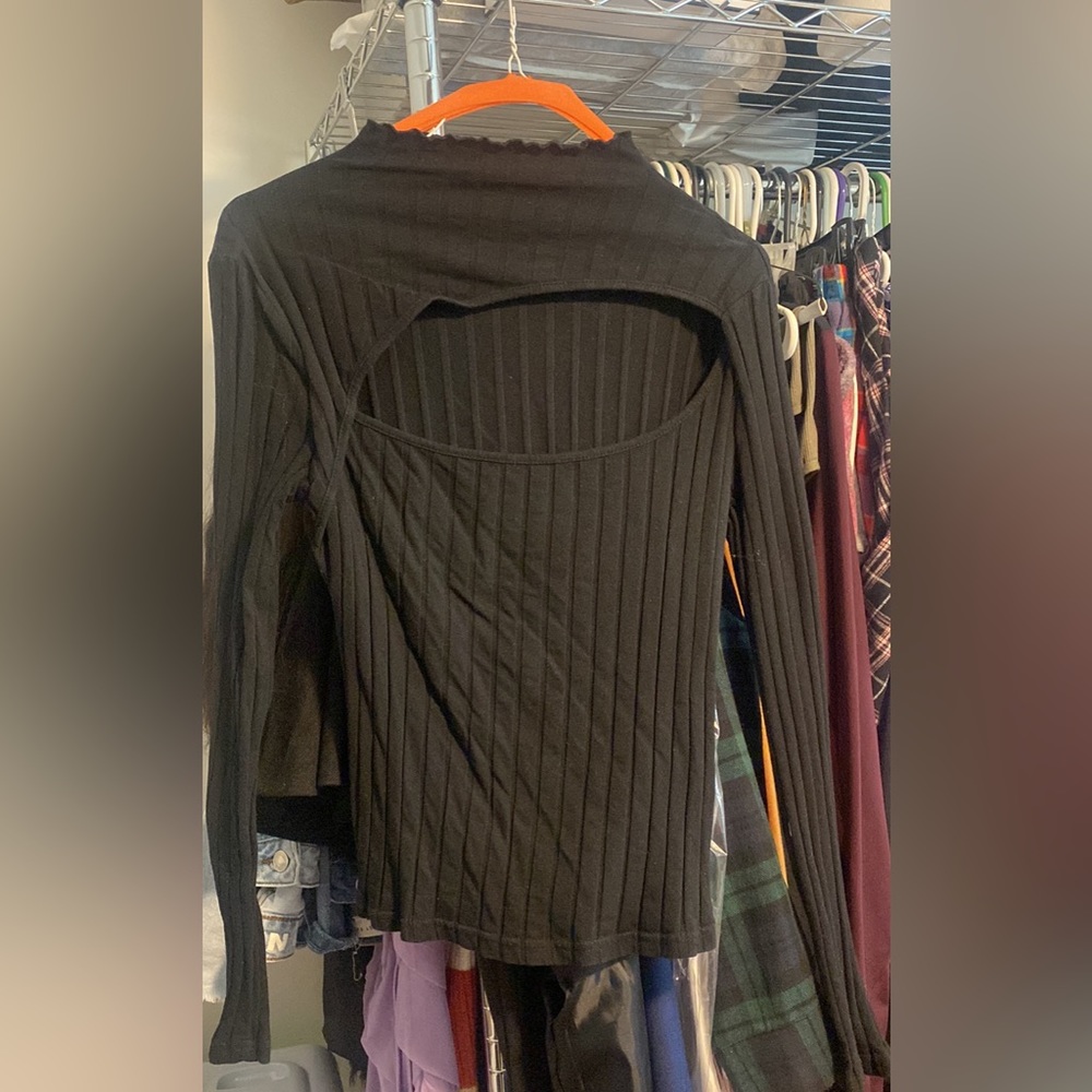 Women’s large open front top .